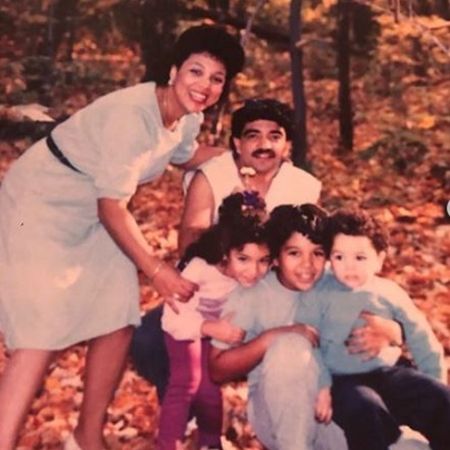 Childhood photo of Vanessa Rubio with her parents and siblings